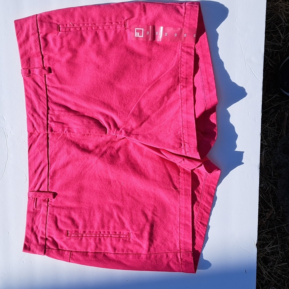 NEW JCP Women shorts size 10 Fuchsia colored